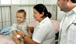 Niño con un riñón resiste compleja operación