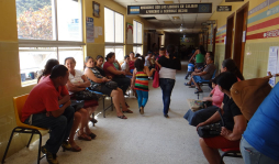 Buscan rescatar hospital