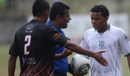 Michel Rivera sigue en la puerta