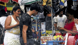 Venta de pólvora a vista y paciencia de autoridades