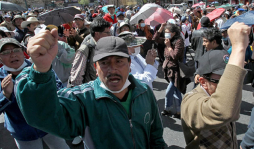 Bolivia sigue atascada tras siete semanas de conflictos