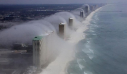 'Tsunami' de nubes impacta costa de Florida
