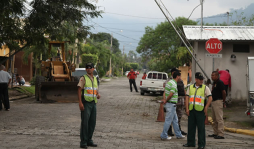 Ordenan demoler caseta de seguridad en Jardines del Valle