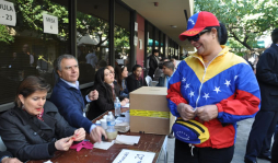 Venezuela: Capriles se enfrentará a Hugo Chávez