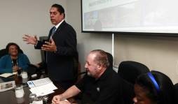 Miguel Pastor rechaza aplicar nuevos impuestos