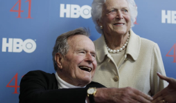 Fiebre agrava la salud de Bush padre