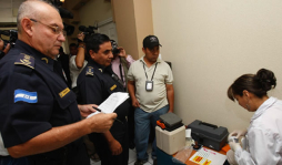 Cúpula policial se somete a la prueba antidopaje