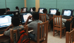 Jóvenes en riesgo son reinsertados