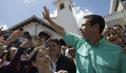 Venezuela: Capriles se enfrentará a Hugo Chávez