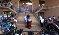 Lobo convoca para discutir reformas a ley