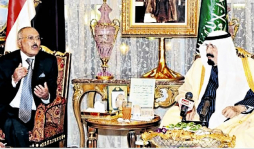 El presidente Saleh firma al fin su salida del poder