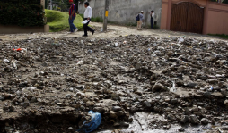 Lluvias destruyen las vías de la Nueva Primavera