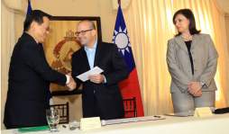 Honduras: Multa de L200 mil para funcionarios abusivos