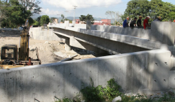 Contra la pared ponen a Alcaldía de San Pedro Sula porque no paga