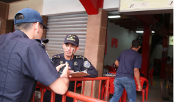 Ultiman a mujer dentro de cafetería