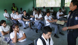 13,500 jóvenes se gradúan en educación vial en Yoro