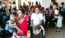 De cada 10 mujeres, cinco amamantan a sus bebés