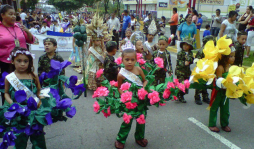 Escolares inician fiesta de Independencia