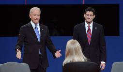Joe Biden sale al rescate de Barack Obama ante Paul Ryan