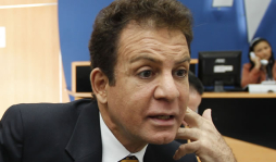 Salvador Nasralla hará campaña más divertida