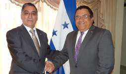 Jura nuevo embajador de Honduras en Costa Rica