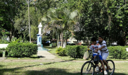 Inician licitación para reconstruir parque central de Santa Rita