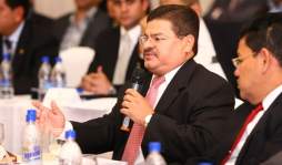 Separan a José Alfredo Saavedra como jefe de bancada del Partido Liberal