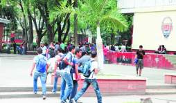 Educación pública universitaria es más onerosa que la privada