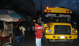 Buses de Ruta 35 vuelven a prestar servicio