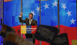 Hugo Chávez llama 'cochino' a Henrique Capriles