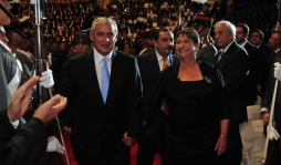 Otto Pérez pide al Ejército cooperar contra el narcotrafico