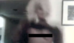 Vídeo de Lady Gaga enseñando sus senos