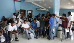 En cinco días llegaron 400 deportados