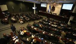 Congreso de Honduras elimina recurso de amparo en juicio político
