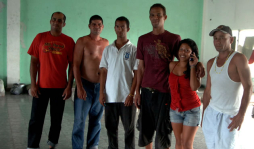 Llegan 16 balseros cubanos a La Ceiba