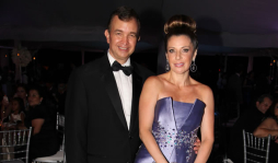 Aplausos a la distinción