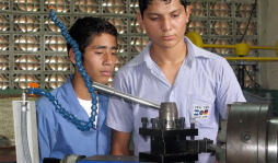 Alumnos del Alemán son buscados por las empresas