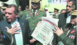 Lobo sigue molesto por titulares de LA PRENSA y El Heraldo