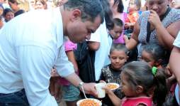 Rinden homenaje al Gordito Castellanos