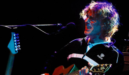 Muere Luis Alberto Spinetta, legendario rockero argentino