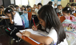 En arreglos florales derrocharon dinero