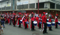 Escolares marchan en San Pedro Sula