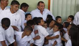 Lobo: 'Hay un desmadre completo”