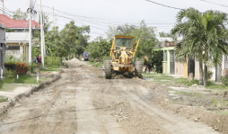 Reparan vías de colonias Villa Ernestina y El Estadio