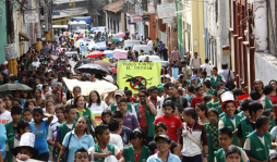 Niños marchan contra el dengue en Tegucigalpa