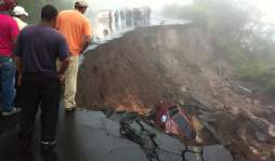 Derrumbe en carretera de Choluteca a Tegucigalpa