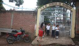 Votarán en carpas por daños en escuelas