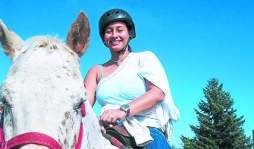 Carolina Pinett todo lo hace posible desde su silla de ruedas