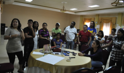 Capacitan a jóvenes en salud sexual