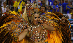 Brasil sorprende al mundo a pura samba